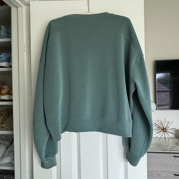 Lululemon Softstreme Perfectly Oversized Cropped Crew - Picture 5 of 6